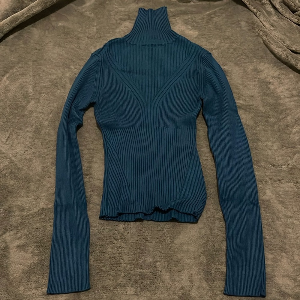 Dynamite turtleneck